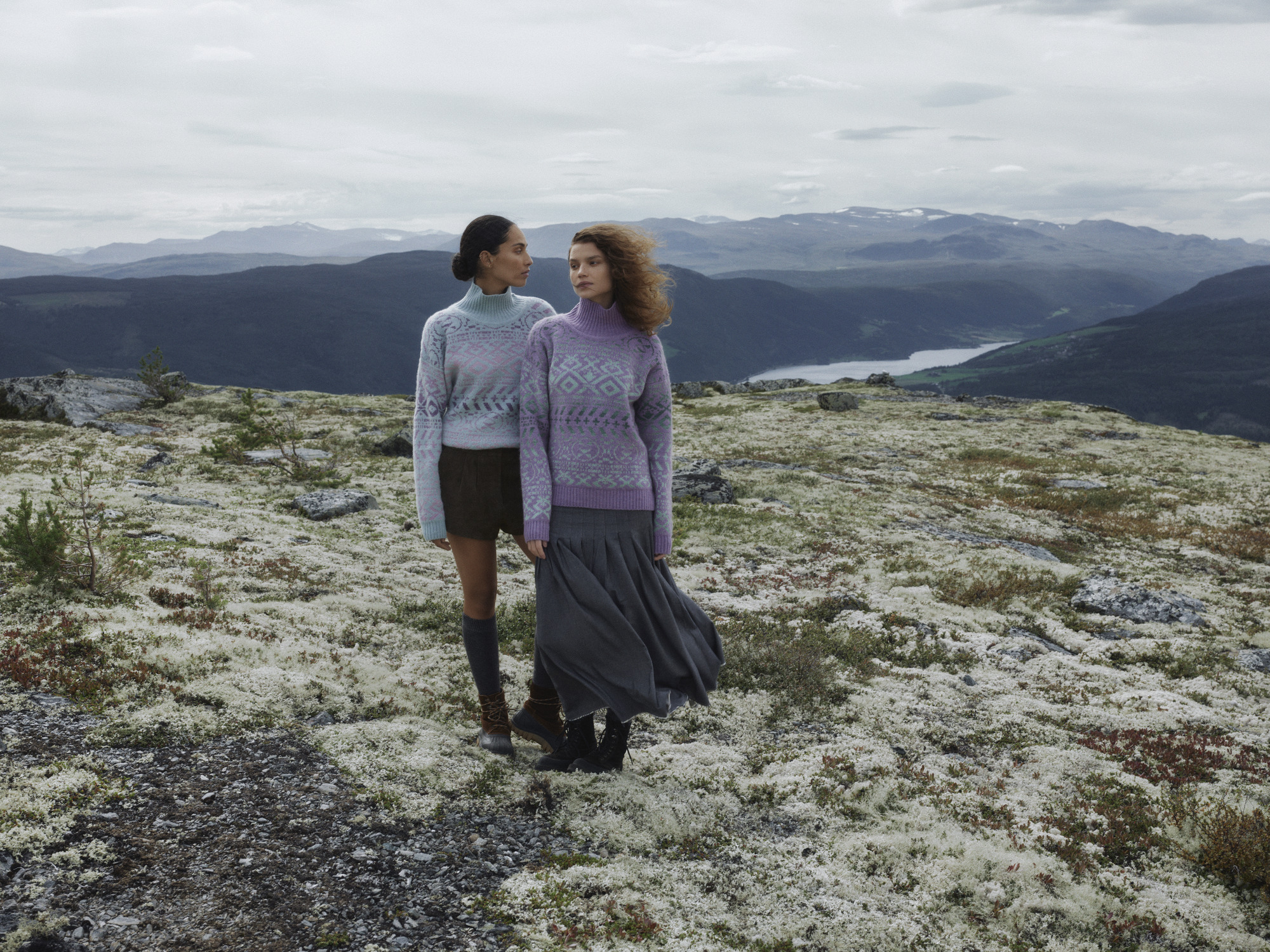 Highland Women's Sweater Purple Green Ombre